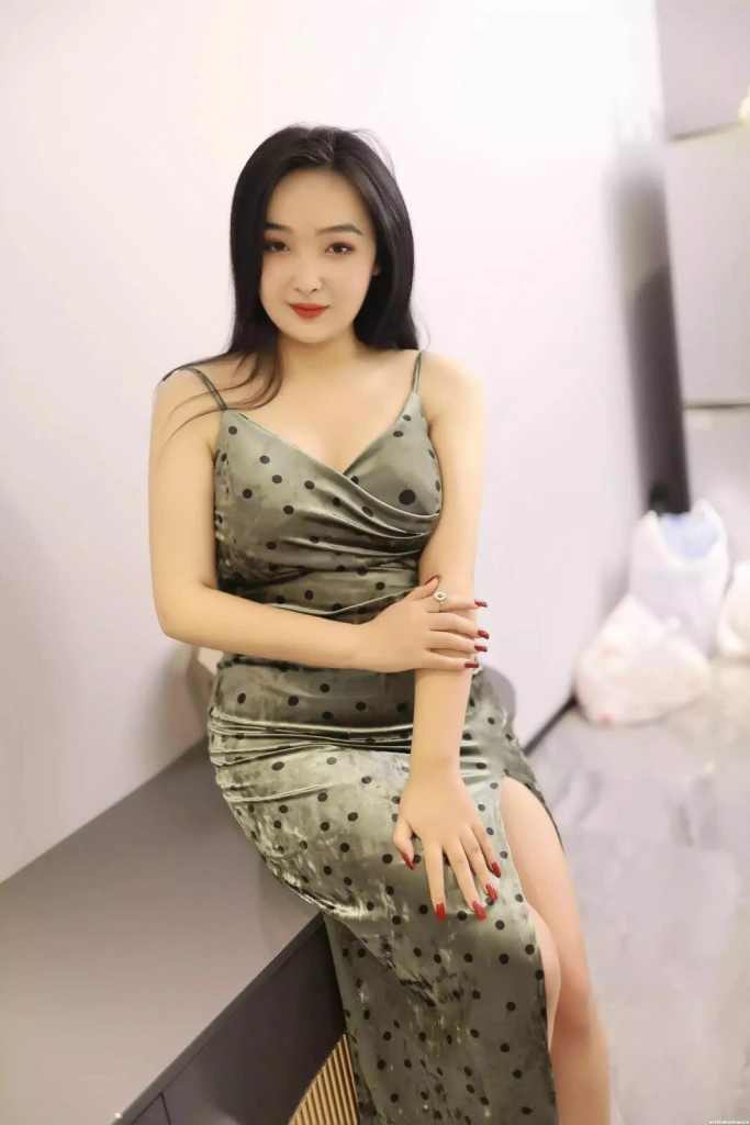 YingLi Profile image 2